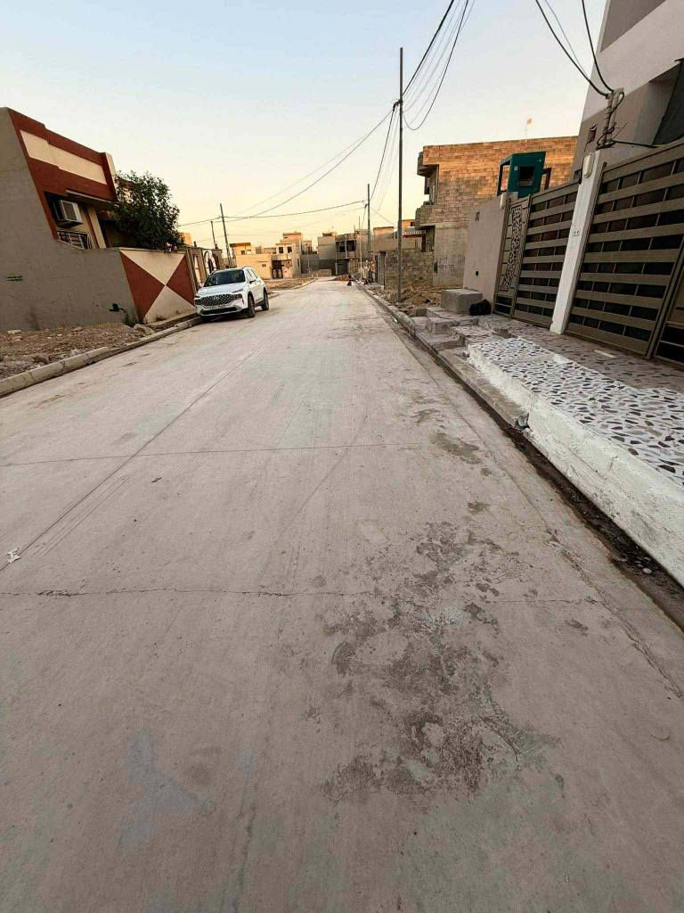 لسلام وعليكم 
بيت للبيع  100 متر طابق ونص زيرو بعد مامسكون بيت جاهز  في حي الشيماء سند طابو  الزهور ⭐

يتكون :
الطابق الاول ..غرفه وهول واستقبال ومطبخ عدد 2 حار وبارد .ومشتملات
طابق الثاني .. غرفتين نوم + هول 

خدمات كامل (ماء،كهرب،تبليط)

البيت تسليم فوري 🤝

 للاتصال او واتساب *********** موصل, نينوى
