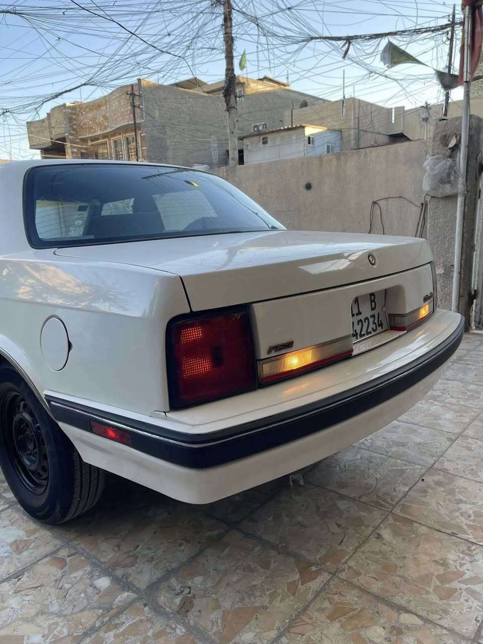 السلام عليكم رمضان كريم 🍁🍁
عشاق اولدز ❤️

للبيع فقط اولدز 1990 سياره جديده جداً 

وضع شركه محرك كير ع بلاد ماشيه قليل ستخدام قليل

كشر كله مكفول من صبغ وضربه كله ع بلاد 

مسجل اريل أرضيات شركه كتلوكات الشركه بيها كبات الشركه 

رجاءً بس الشراي يخابرني والي يعرف قيمتها 

مكان بغداد حي البنوك. ***********
