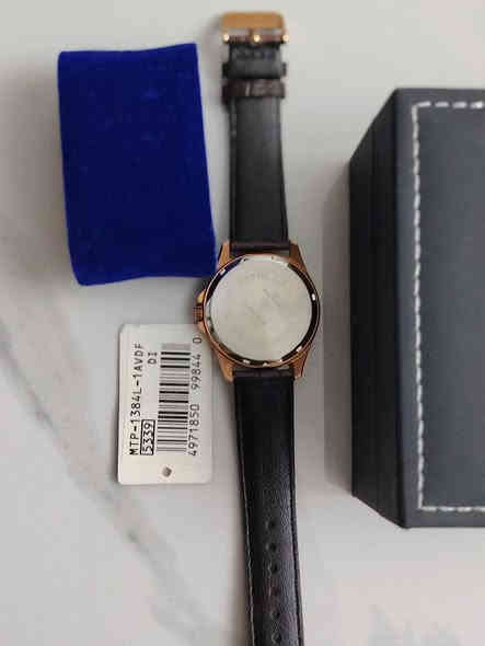 سلام عليكم شباب عدي كاسيو اصلي وكالة سعر مزاد من ٦٠ الف وفوك ***********
