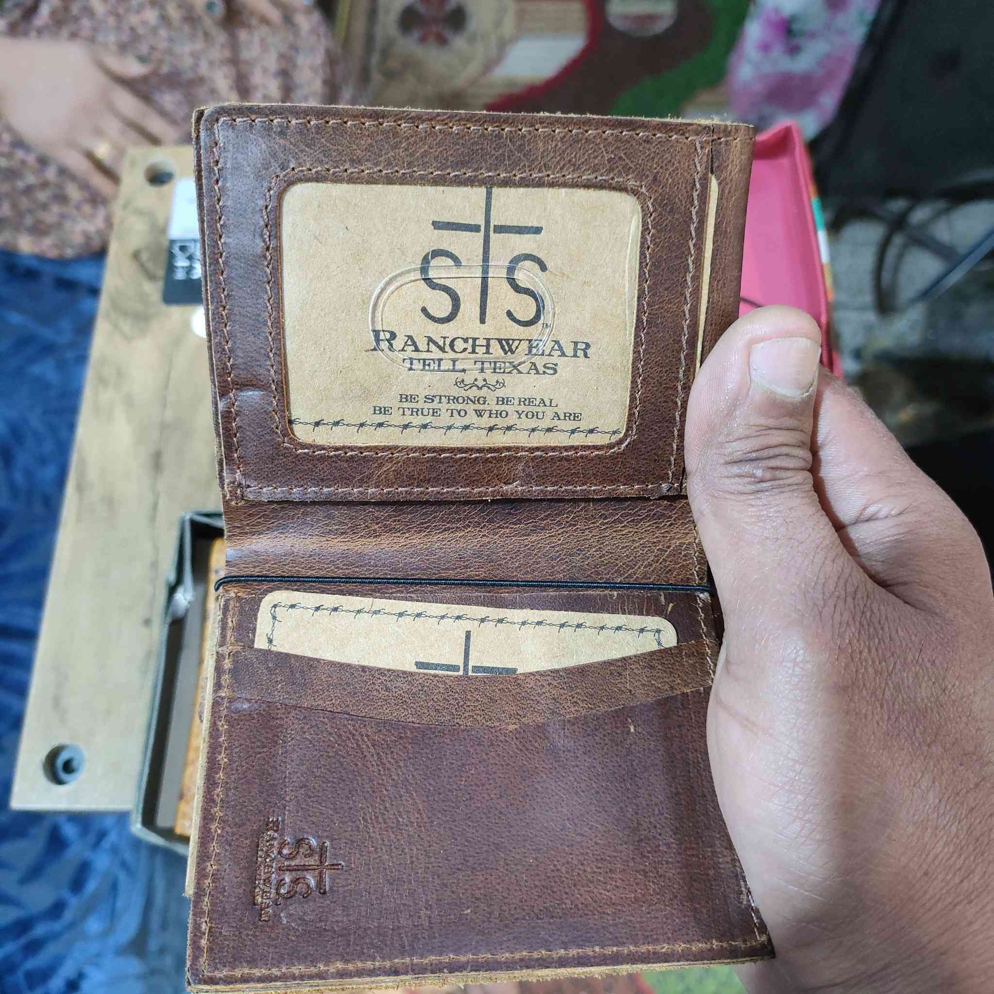 محفضات.مال باله غير مستخدم.  جلد طبيعي.  اصلي   سعر القطعه 15


**إذا كنت صاحب هذا الإعلان وتريد حذفه لأي سبب، رجاءا أرسل رسالة إلى الدعم الفني**