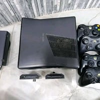 Xbox 360 Slim • ٥٠٠GB • ٤ يدات بلوتوث