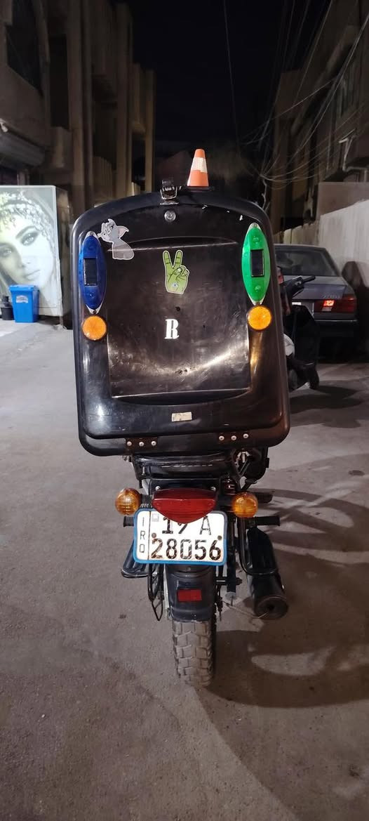 سلام عليكم شباب بوكسر كلاسك رقم كربلاء مشروع وطني الدراجه خير من الله كل ٧ تيام ابدل دهن امزويل  كل نقص مابيه تخم تايرات جديد بكرات زنجيل وزنجيل جديد بيه راجز سلف فقط لايت زنون تجي تاخذه مثل بل صوره(اخوان الي ميشتري لايكسر بحلال العالم) سعره(1700)وبيه مجال رقم تواصل *********** العنوان الغزاليه
