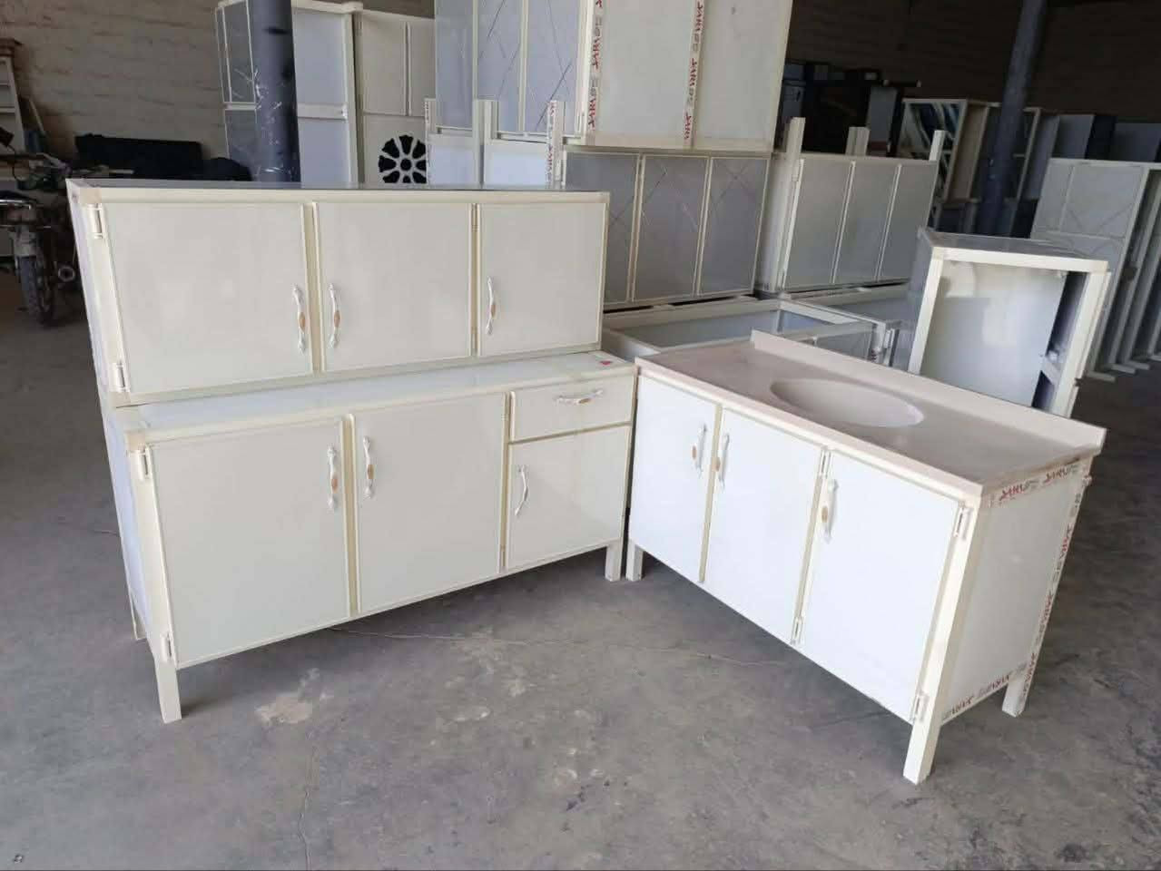 كاونتر مترونص  ارضي.وملحق مترونص
وسنك متر و 20 سم . 

السعر  235

توصيل المحافظات موجود 
للحجز والاستفسار مراسله 
*********** واتساب
