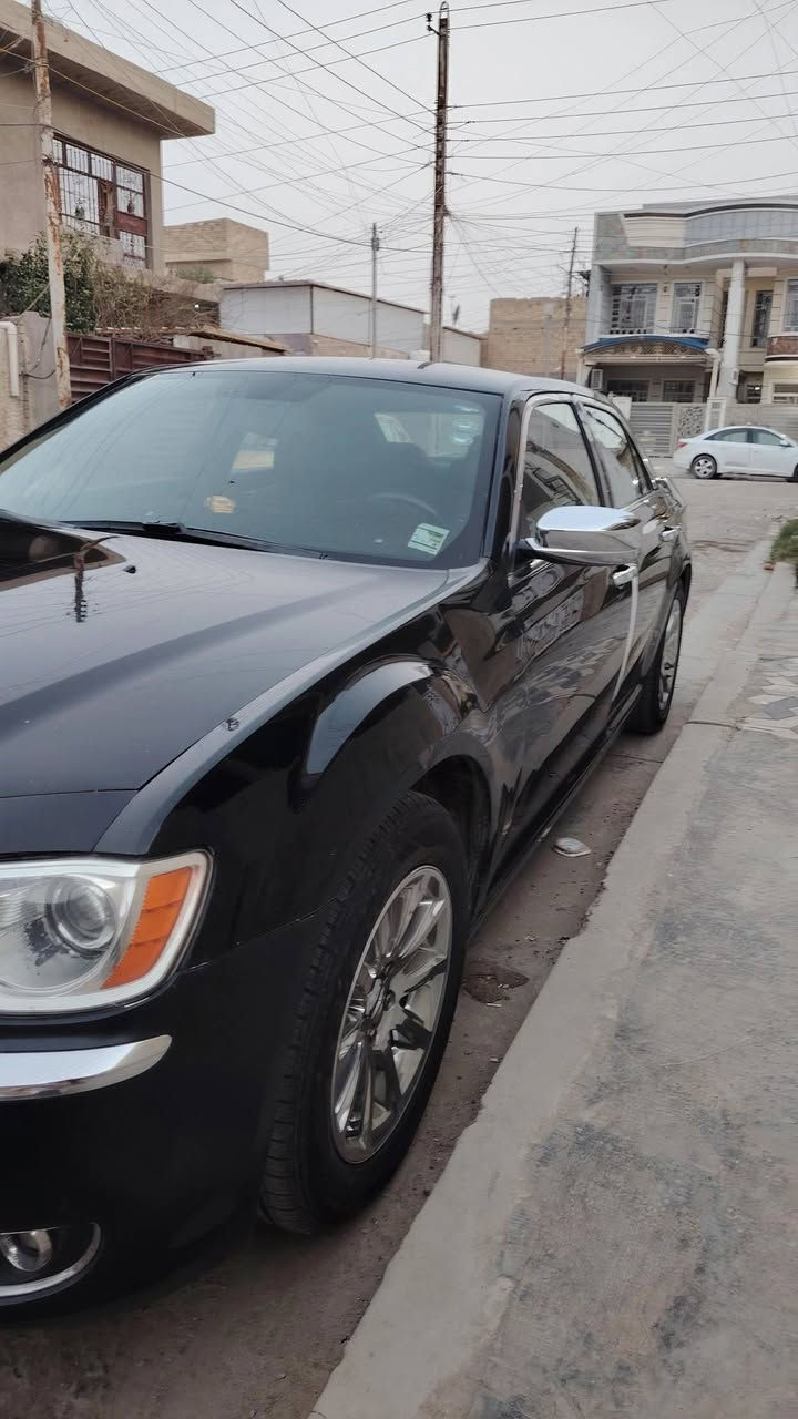 السلام عليكم (للبيع فقط) بدون مراوس
اوباما للبيع موديل 2012 السيارة كلين بيها طخه بسيطة جاملغ وربع البنيد صبغ فقط السونار موجود بالمنشور محرك 3600 مكفول كير حاوية جديد حدادية جديدة تخم تاير مابيها اي نقص رقم أربيل شرط التحويل مكان السيارة بغداد حي الجهاد السعر 155 وبيها مجال للطيبين اتصل وبخدمتك ***********
