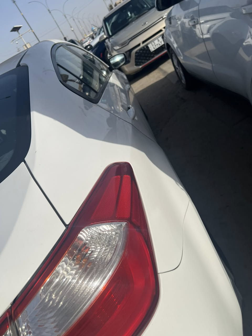 سيراتو ١٤
خليجي 
بيه هلال الجهتين الخلفي فقط
محرك ١٨٠٠
سعرهه ١١٥ وبيه مجال
تفاصيل اكثر ***********
