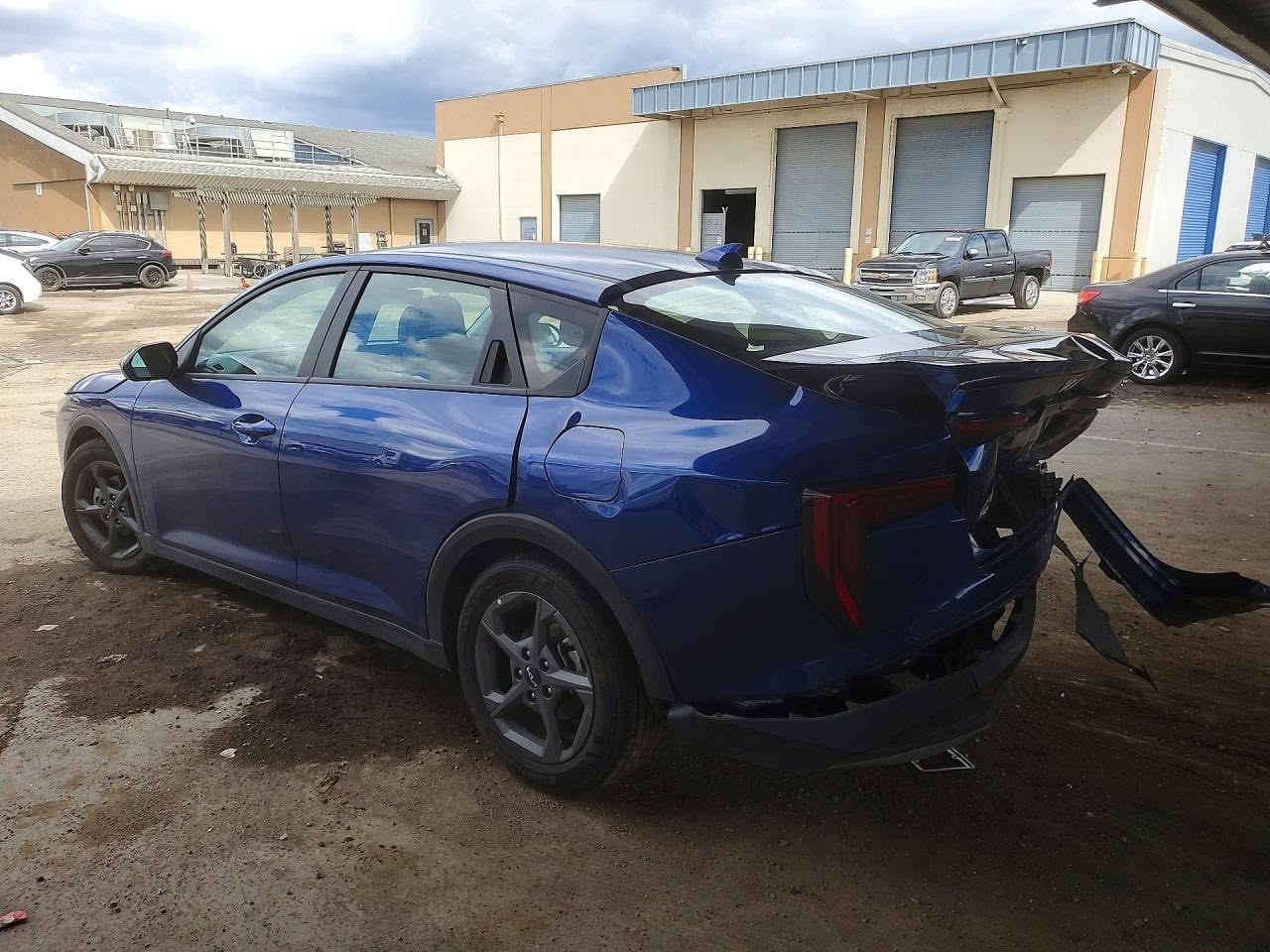 على بركة 🤲🤲
تم شراء لأحد الزبائن 🚗🚗k4 موديل 2025 🚗🚗

على كمرك 18‎%‎ على الفاتوره 💵💵

سوف يكون حساب الكمرك كالتالي 
⬇️⬇️⬇️⬇️⬇️⬇️

سعر الشراء ( فاتورة الشراء) = 28 ورقه 👍👍
سعر النقل من امريكا الى عمان 35 ورقه🔥🔥
الكمرك والضريبة على 18‎%‎ من الفاتوره (28 ورقه ) = 5 اوراق + التخليص الكمركي والنقل بحدود (10 اوراق)🤲🤲
+ عمولة المكتب 2.50 دولار 👍
المجموع الكلي من امريكا الى بغداد ( 80.50  ورقه ) 🙏🙏
 
للراغبين للشراء من المزادات الامريكيه كوبارت وiaai 
نحسبلك السياره قبل الشراء من امريكا الى بغداد 
وسعر الكمرك والضريبة ويانا على 18‎%‎ من فاتوره الشراء 
نفس التفاصيل بالأعلى 
عنوان المزاد 
بغداد الدوره شارع الشرطة 📍
للاستفسار الأتصال على 
*********** خالد 🤳 
*********** عبدالرحمن ☎️
