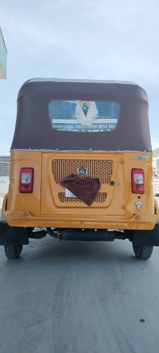 سلام عليكم شباب تكتك للبيع موديل واحد وعشرين رقم وسنويه بسمي تكتك بيهه ضربه بصفحه ومعمره المكينه بوشه وبستم وبيهه قليل خياس تكتك كلش حلوه سعر (7 250) مكاني المجر الكبير ***********
