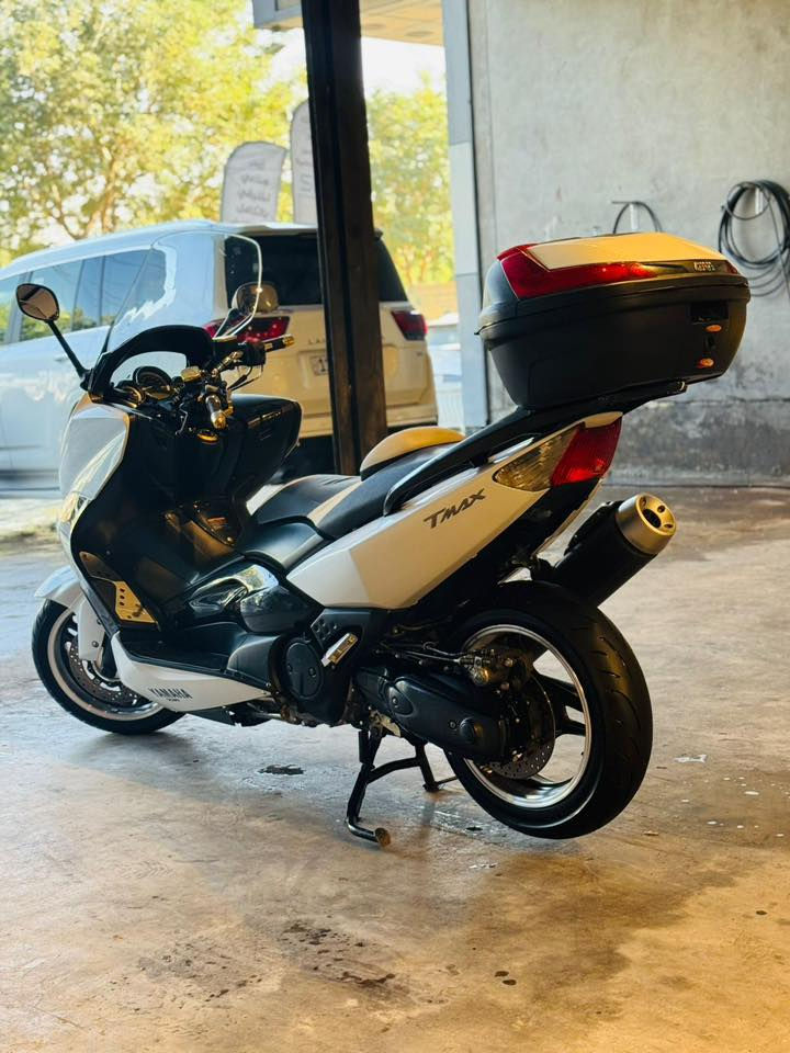 السلام عليكم تي ماكس 2011 للبيع
فئة 🌌 وايت ماكس لون ابيض 
نضافة 100/100 كفالة عامة 
ماشية 47 حقيقي 
مكاني السيدية 🌃
السعر 38 ورقة وبيها مجال 
***********
