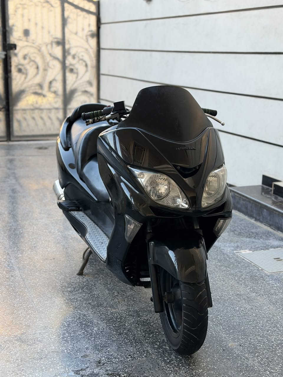 فورزة 0️⃣ 8️⃣للبيع  عمية بلاد صالنصة رياضي مكينة ناعمة جاهزة كهربائية كلها شغالة  أورق كاملة شلعة ومعدل دراجة  اي نقص ما بيها  سعرها (950)مكاني بغداد المدينة الصدر تصال ***********
