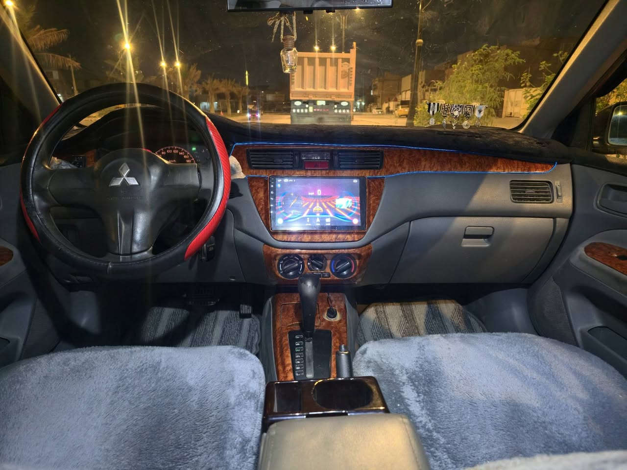 السلام عليكم  
لانسر موديل2007 للبيع.. او المراوس
مكينه جديده كير حداديه تخم تاير  تبريد منضومه كامله..
 لايت زنون شمسي..

باقي التفاصيل للاتصال..
*********** واتساب
