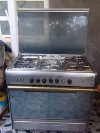 طباخ إيطالي عوزه ترتيبات شغال ب٩٠ وبي مجال للشراي ٠٧٨٠٢٦٥٤٣٤٥