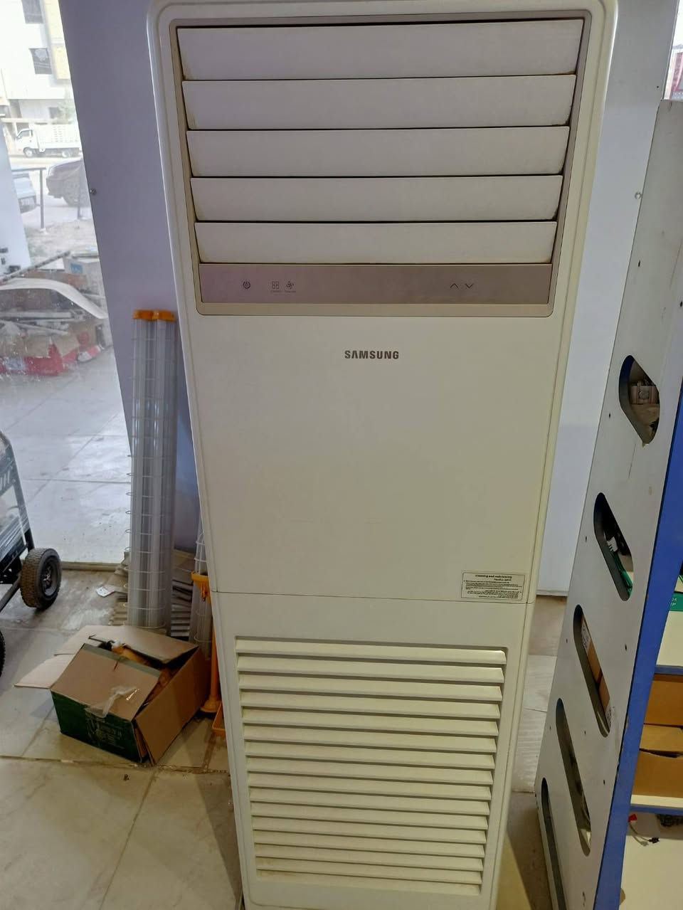 (العنوان _بابل _الحله) {***********} سبلت 4طن ثري فيز انفيرتر يشتغل 9امبير سامسونك أصلي صناعه كوريه تبريد وتدفئه كامل ملحقات بلادي ماداخل تصليح نهائي
