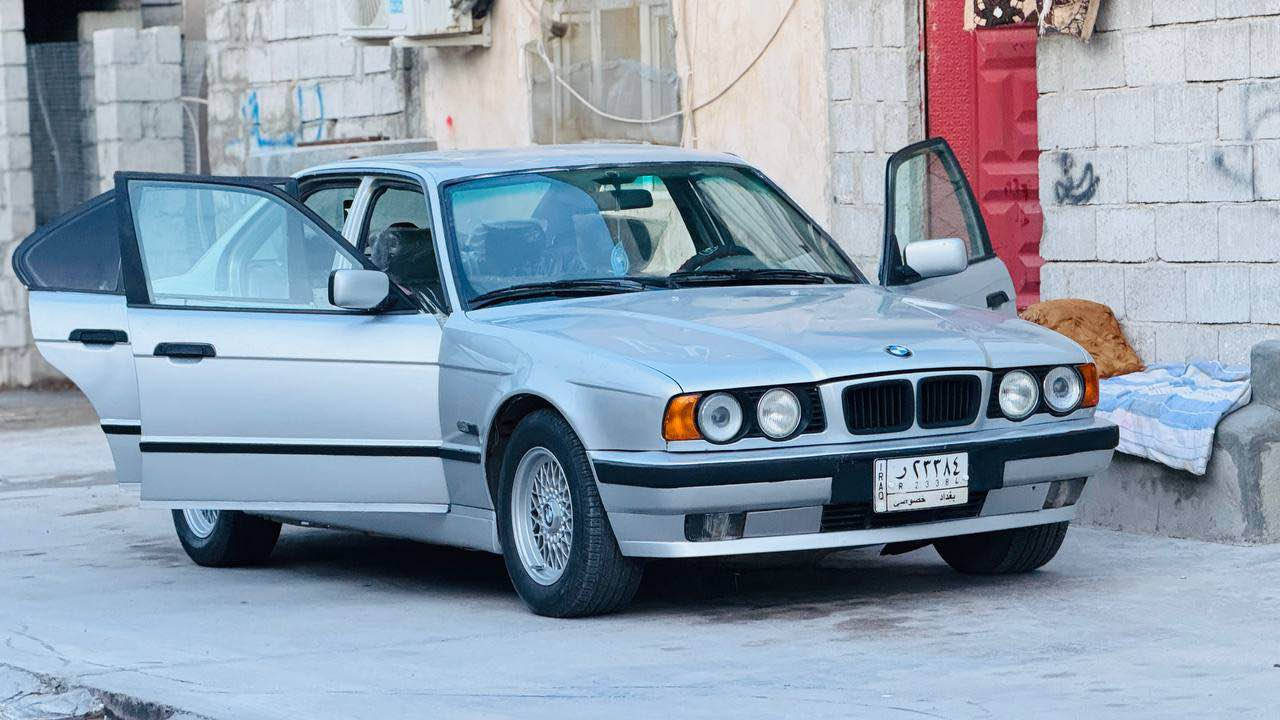 بي إم موديل ٩٢رقم بغداد هزه جديده تخم تاير جديد صدر امامي خلفي جديد غرفتها حلوه جلد  قفل مركزي  السياره مثل ما بالصوره أو بعد احله كهربائيات كلها شغاله سياره خير من الله مكان السياره كركوك السعر ٦٦ أو بيه مجال للاستفسار اتصل على الرقم *********** كركوك, العراق
