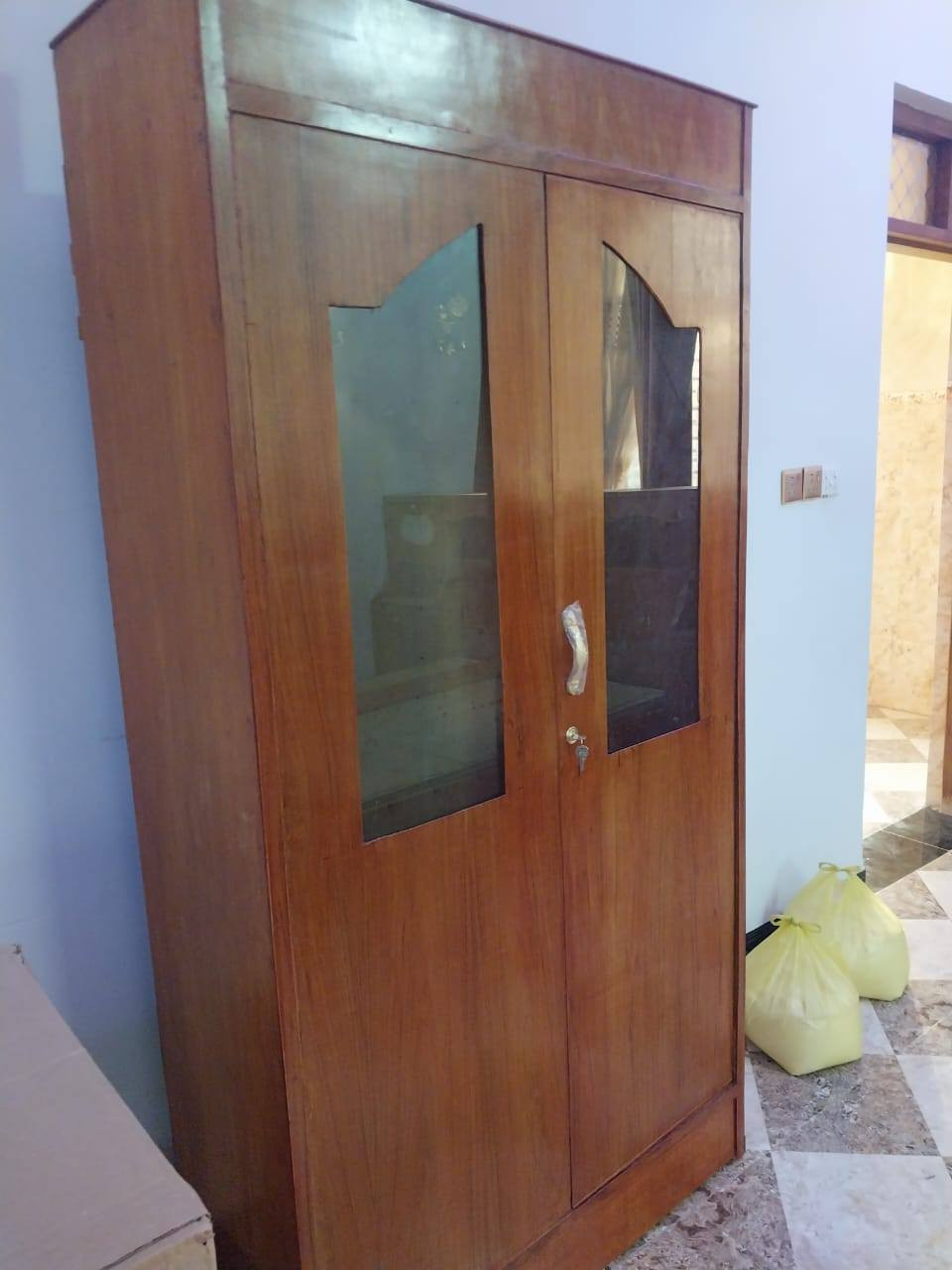 غرفه للبيع ***********
