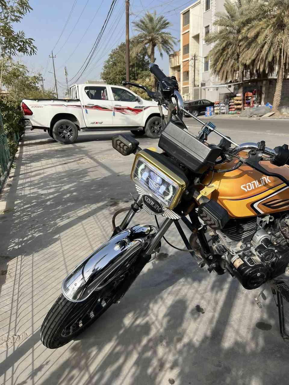 سلام عليكم
دراجة ايراني للبيع

الدراجة (ممفتوحة)

نوع (son link)

 موديل (2024/11)

دراجة نظيفة ونشطة بيهة فقط نقوصات بسيطة وغراضهة الاصلية كلهن موجودات الويل الخلفي موجود والمري موجودات 

دراجة سعرها (600)

مكاني بغداد حي الخضراء

رقمي *********** موجود واتساب و خط.
