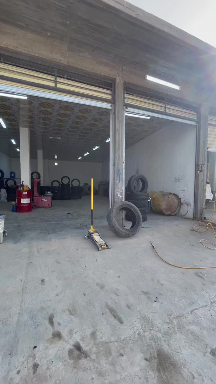 محل بنجر للبيع كامل مع العده والمواد العنوان شارع 50 الي يحب بس الغراض الي بي أو يريد يشتري موقع كامل يراسلني أو عله الخط اني موجود للاستفسار*********** @إشارة
