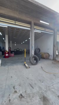 محل بنجر للبيع كامل مع العده والمواد العنوان شارع 50 الي يحب بس الغراض...