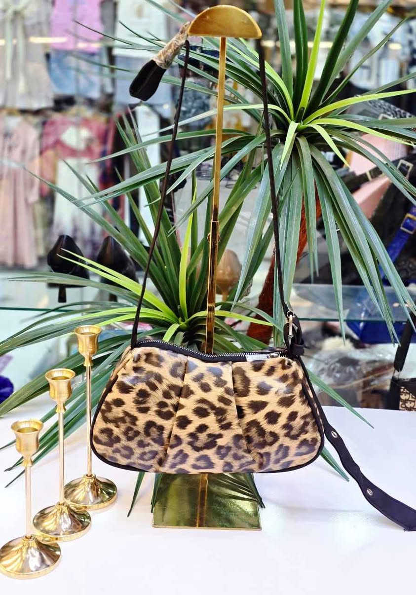 🧿 # وصلنا_حديثاً # 🧿 

✨✨#الموسم_الشتائي 2025💫

شوفولي جمال الحقيبة جلد حجم وسط 👌👌

👜🫡 ماستر كوالتي🫡👜

حمالة كتف 

الحجم وسط الشطره, ذي قار


**إذا كنت صاحب هذا الإعلان وتريد حذفه لأي سبب، رجاءا أرسل رسالة إلى الدعم الفني**