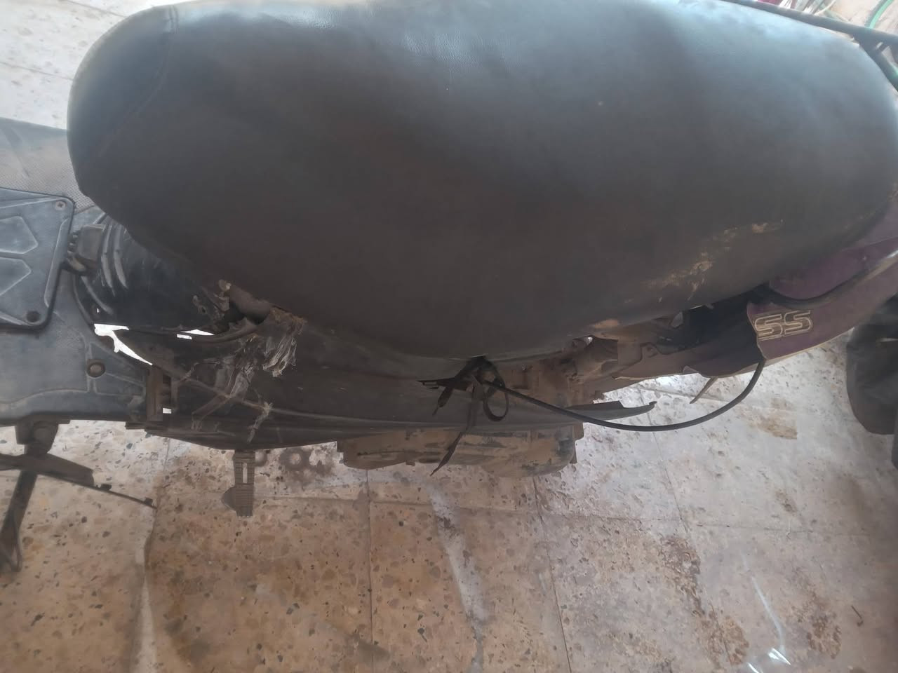 دراجه ادرس ماليزي للبيع مجفته اكثر من مره بس تشتغل سلف هنتر مايشتغل صلنصه ملحومه اكثر من مره سعر 110الف بي مجال ابيعه كومه حديد مكان كوت داموك .  الاستفسار على واتساب ***********
