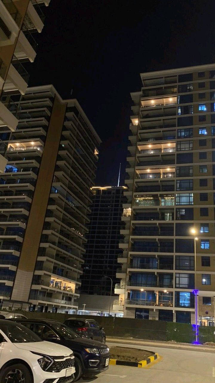 🔹 يتوفر عرض شقة للبيع في مجمع بوابة العراق السكني
▪ المساحة: 238 متر
▪ الطابق: 18
▪ مؤثثة بالكامل
▪ الأثاث جديد وغير مستعمل
شقة مناسبة للسكن العائلي وموقعها مميز داخل المجمع.
فرصة جيدة لمن يبحث عن شقة جاهز بدون تعب وتأثيث
.
🏢 شركة بوابة بغداد للتسويق العقاري
نخدمكم بكل مصداقية
أبو رضا للتسويق العقاري*********** واتساب
