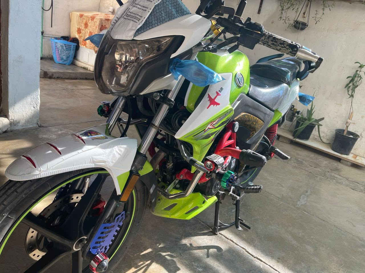 السلام عليكم اخوان هاوجي للبيع مرقمه موديل 21 كهربائيات مزوده كامله نكره صلف المحرك فول سبانا ما ممدوده علي والنشاط 💯 ماشاءالله كدامكم ما ناقصها شي تجي وتشوفه مزوده باحدث الكماليات (السعر 17ورقه) اخوان اني مكلف بلنشر الرقم صاحب الدراجه ***********
