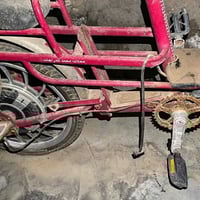 ماطور شحن مثل ما موضح كدامك شغال وكلشي مبي بس يحتاج بطاريات حت ريمونده...