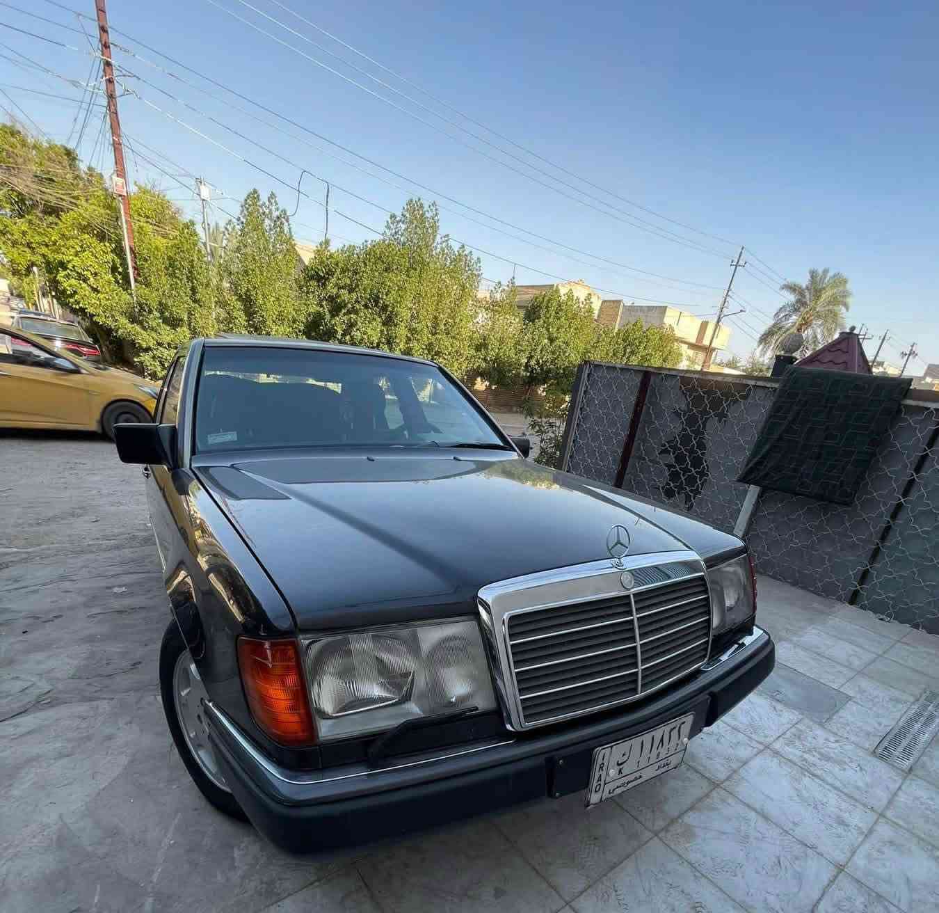 السلام عليكم
للبيع مارسدس دب 260 E وارد يابان محرك كير 300 موديل 1991 تبريد ثلج 
غرفه جلد كهرباء تحكم دبل مرورحه 
سلايت روف طكتين ماسحات لايت 
مري كهرباء مصبوغه جماليه بدون ضربه مسجل سيدي اوكس  اريل كهرباء دبل فيبم  
جهاز ريمون سنتر لوك abs تجاوي قلاب كتلوك 
صيدليه تخم تاير  جام ويه سويج 
كير قفل اربعه جام كهرباء صاج مشطب 
رقم بغداد 11 جديد هزه جديده تحويل ثاني يوم  
للتصال السعر. 92المكان بغداد 
للاتصال 
***********
