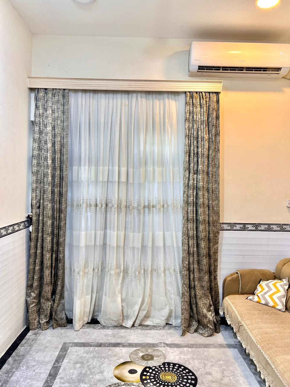 بيت للبيع في حي الصحفيين قرب فلكة القاضي مساحة 100 متر بناء حديث طابق واحد للاستفسار ( *********** )
