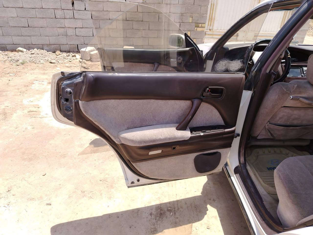 للبيع سياره نوع بطه مديل 93 سياره جديده گير مكفول صدر جديد محرك مكفول سياره خير من الله السياره بسم راعيه مداور ثاني يوم  العنوان واسط لاحرار المزاك لاستفسار اكثر عله رقم ‏‪***********‬‏  ملاحضه مكلف بل نشر غير متواجد عل خاص
