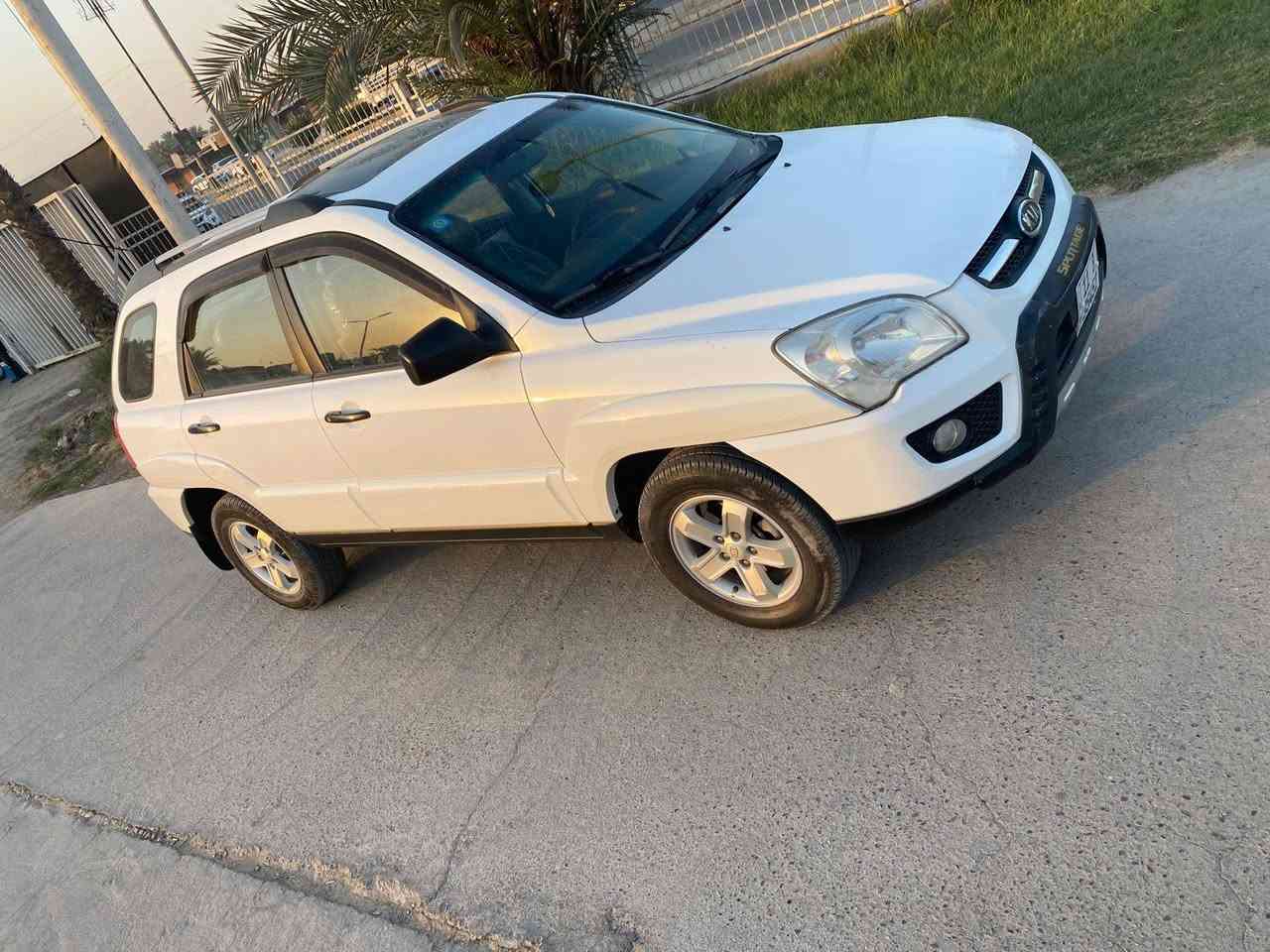 سياره مكفوله كفاله أن شاءالله سبورتج موديل ٢٠١٠ بغداد ولون أبيض بسمي رقم تلفون ***********واتساب مابيه اي نقص وسعر١٣٢ ورقه
