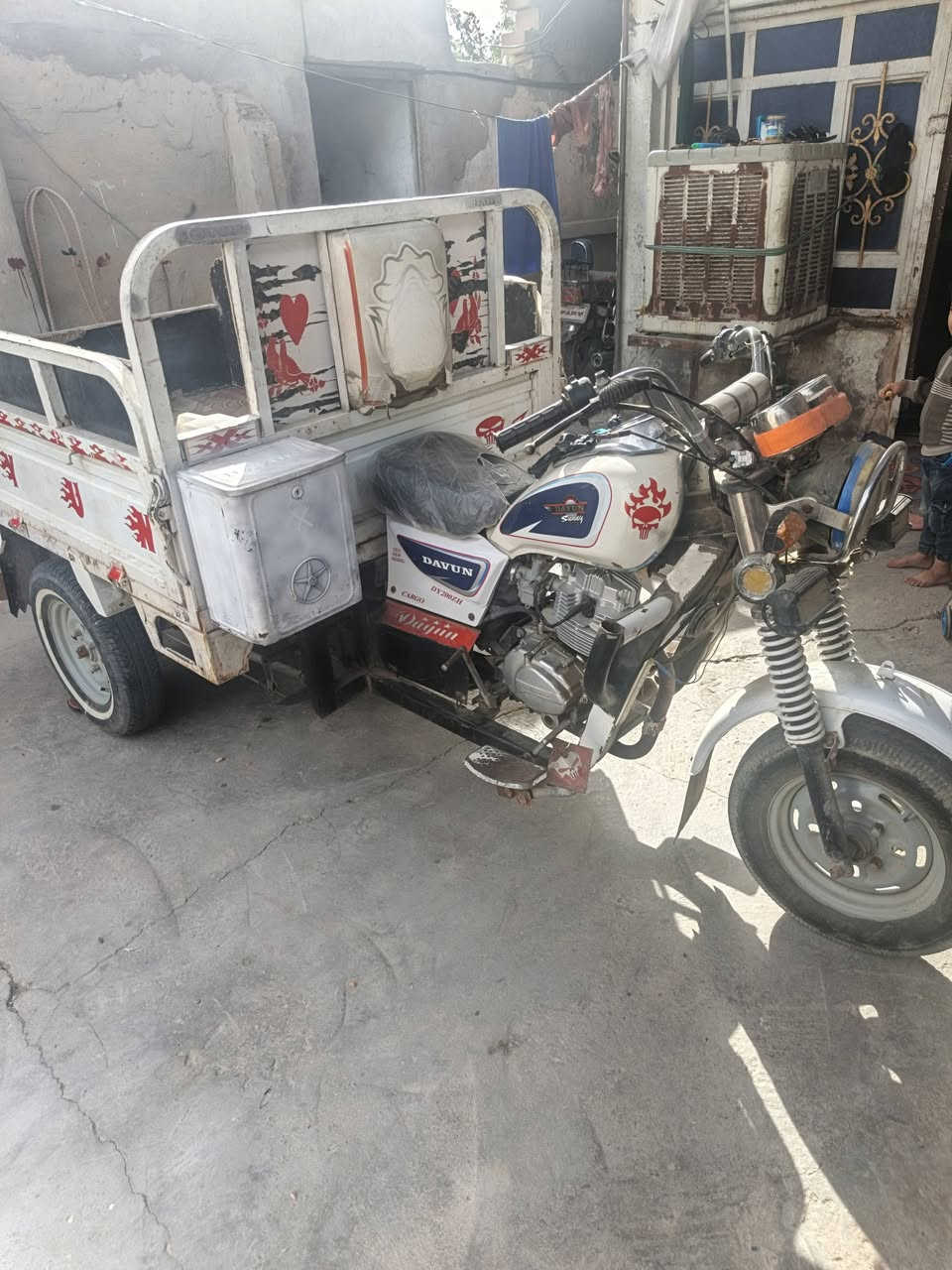 السلام عليك ستوته للبيع مدير ١٩ بشهر ٨ أوراق أصولي مجمع الكرار الستوته بس كلجات السعر ١٩٠٠  الستوته على وضعها مامعمره للاستفسار ***********
