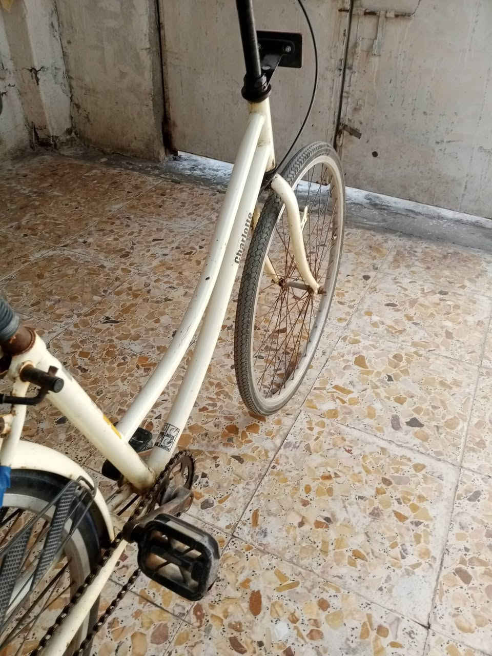 السلام عليكم شباب
هذا بايسكل ياباني ونضيف 

أريد ابيعه والسعر 75 وبي مجال 

الشراي يتفضل خاص
العنوان العماره ميسان حي نهاوند


**إذا كنت صاحب هذا الإعلان وتريد حذفه لأي سبب، رجاءا أرسل رسالة إلى الدعم الفني**