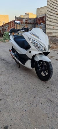 PCX • جيل ثاني • ياباني