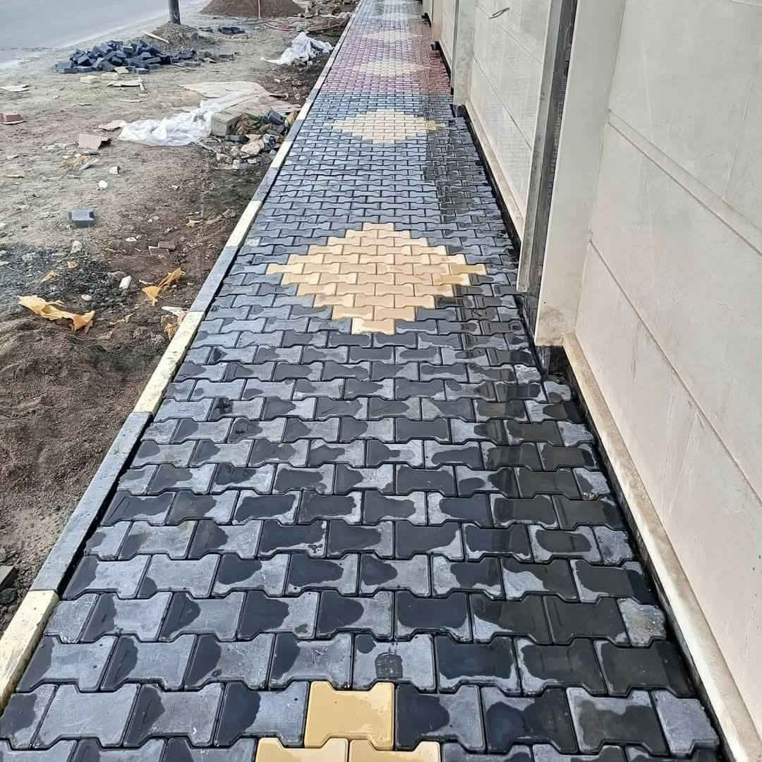 السلام عليكم كادر تطبيك     انواع مقرنص ارصفه كربستون  ساقية امطار
نعمل الى جميع المحافظات شرط استلام مهندسين سرعة العمل انتاج دقت العمل النظافه 💯 من 💯 بادرة مصطفى ***********
