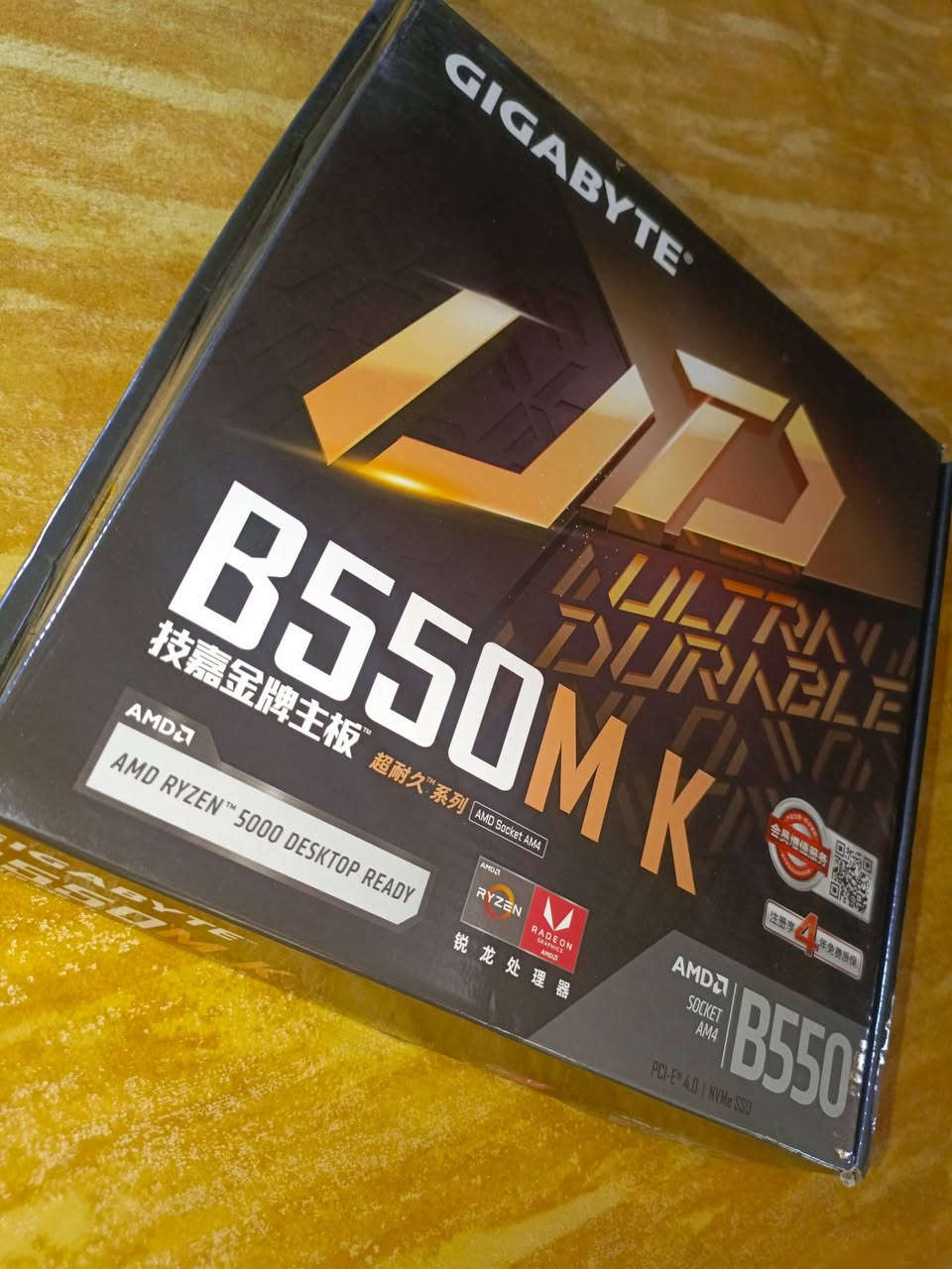 سلام عليكم هاي قطعة مذربورد Gigabyte B550M K
مواصفاتها
جديدة
شريحة AMD B550
تدعم معالجات Ryzen 3000 / 4000G / 5000 / 5000G
4 منافذ RAM DDR4 حتى 128GB
تدعم ترددات رام تصل إلى 4733MHz (OC)
منفذ PCIe 4.0 x16 لكرت الشاشة
منفذين M.2 SSD (أحدهما PCIe 4.0)
4 منافذ SATA
منافذ HDMI و DisplayPort
شبكة Gigabit LAN
حجم Micro-ATX مناسب لمعظم الكيسات
Smart Fan 5 للتحكم بالمراوح والتبريد
مـلـاحـظـة
توصيل فقط محافظة بغداد والسعر 150 ويا التوصيل 155 وقابل للتفاوض
واتس اب ***********
