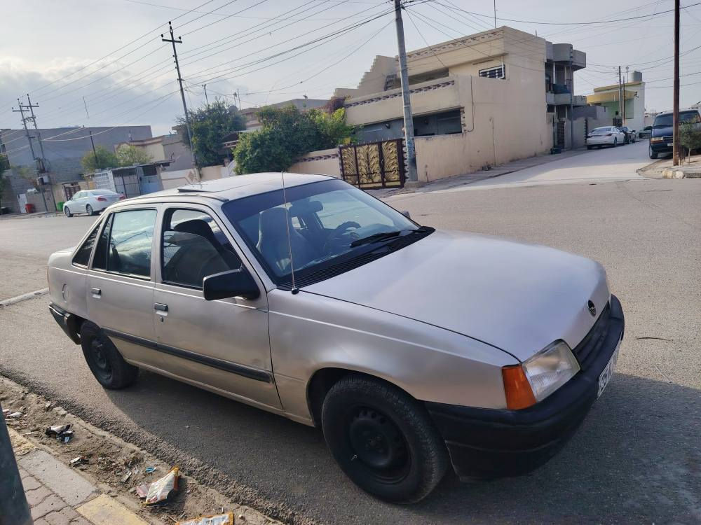 سياره كاديت موديل 91حجم16باور سياره نظيفه جدا كولشي مابي شرط بدون ضربه سنويه مشروع وطني لل 2030بي دفتر بنزين كهربائية كلها شغال تخم صدر جديد سعر 31وبي مجال بسيط عنوان كركوك رقم هاتف *********** كركوك, العراق
