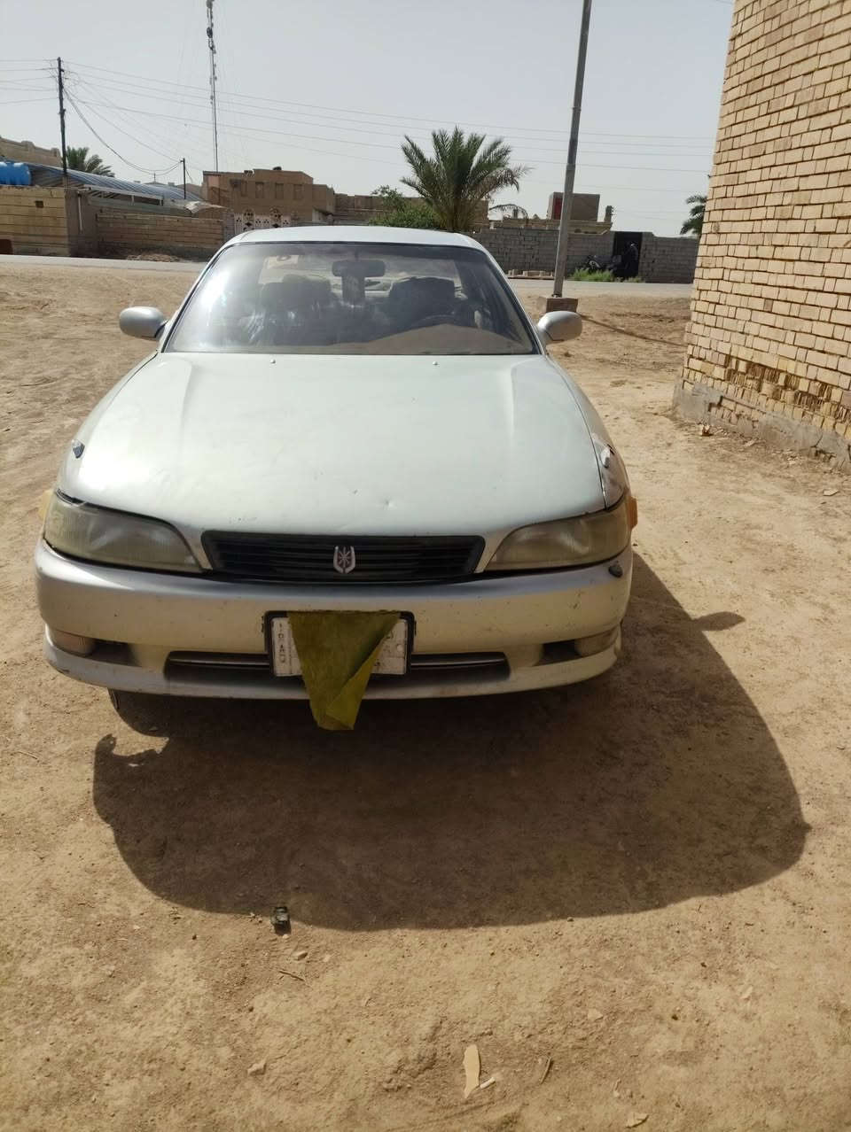 السلام عليكم سياره مارك للبيع موديل 93 محرك ثنين ونص رياضي حداديه جديده رقم بغداد مكفوله من الكصه  والعيب الشرعي بس بيها طخه ومر جعينها على البارد ولباقي مكفول مداور ثاني يوم السعر 55 وبيه مجال العنوان ذي قار الشطره خفاجه النومان 
رقم الهاتف ***********
***********
