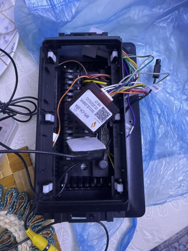 السلام عليكم 
شاشه دوج كرفان ترهم من 12 لل 19 
نوعها فلبس  اتخبل امانة الله 
وبدون اي قطع واير فيش جيب وشد 
سعرها 150 الف جديده 
***********
