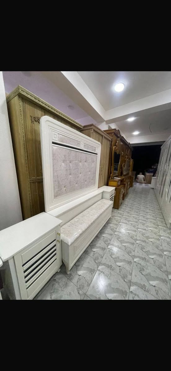 غرف نوم مصممة بأيدي عراقية، تصاميم عصرية مع لمسة تراثية، جودة تدوم مدى الحياة، وبأسعار تنافسية" 
ويجد شحن لجميع المحافظات وداخل بغداد مجانن
"السعر 2 مليون و200 ألف دينار عراقي". 
*********** بغداد, العراق
