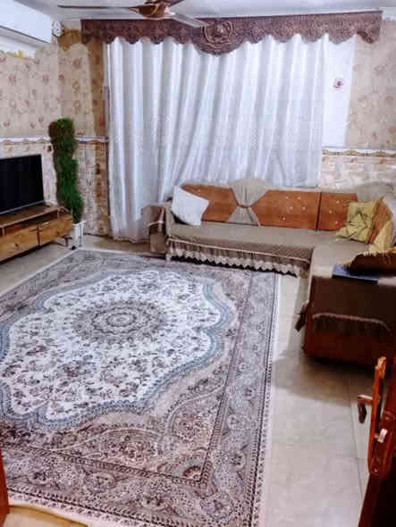 السلام عليكم 
🍁دار للبيع طابو صرف  سنه البناء 
🍁المساحه 200 متر واجه 10متر /نزال 20 متر 
🍁يتكون البيت من غرف نوم عدد (3)صاله /استقبال 
🍁مطبخ /صحيات داخليه وخارجيه /حديقه وخارجيه 
😍✨/شارع 10 تبليط 
الموقع / حي العسكري قرب مجمع حمزه ابو العكل 
زورنا في المكتب الواقع قرب محطه وقود المدحتيه مقابل استداره الصقر 📍
للاستفسار الاتصال على الرقم. ☎️📞⬅️***********
