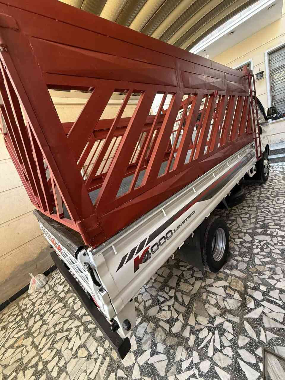 السلام عليكم كيا فحل موديل 2013 رقمها بغداد انكليزي سنويا لغايا 30 
مكينه 4000 جديده لا ضربه ولا صبغ وكير ومكينه واكسل وشاصي ورقم شاصي كل مكفول تخم تاير جديد سياره جاهزة لشغل محجر وتاير محور 14وستد 27 وتانكي محور 120 لتره ودوشمه سياره جاهزة لشغل كبل السياره مكفوله من الضربه والكص عده صبغ بل دوس وبل ربع شبر والصفاحيات فقط والباقي مابي شي السعر 115 وبيه مجال بسيط الرقم ***********
العنوان بغداد البلديات
