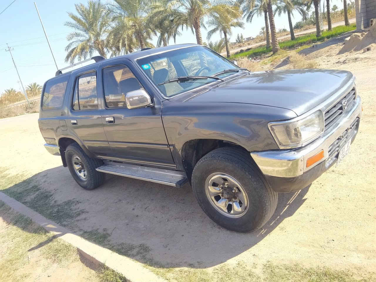 تيوتا هايلوكس ستيشن(سورف) 1995 بغداد هزه جديده سنويه للـ 2030 بإسمي،  مكينة VVti  بيها لا ستيك ولف تنقيص بسيط ودخان ابيض في بداية التشغيل ولما تحمى يگطع صوت المكينه صافي ونشط. حداديه مضبوطه.
*********** اتصال واتساب ايضا. 
الانبار الكرمة / السعر 58 وبيها مجال. 
السياره حلوه ومتعوب عليها.
