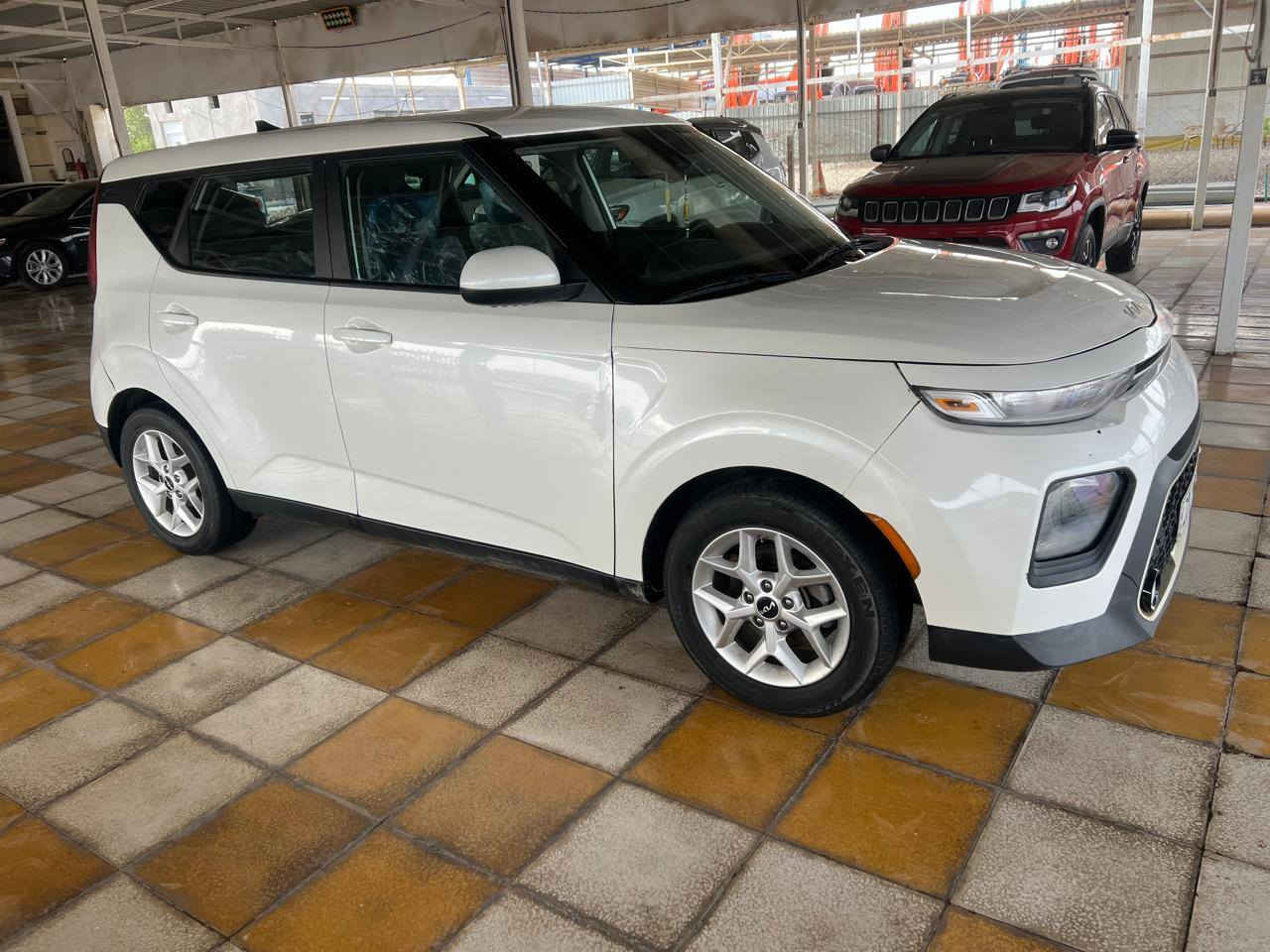 السلام عليكم من رخصة مدير الكروب
كيا صول  2022 وارد امريكي 
مواصفات السياره: فول ماعدا الفتحه 
انظمه قياده 
ويل كب 
رادارات امامي وجانبي 
ضرر السياره: دعامية تبديل فقط وشويه صبغ بجاملغ والباب الخلفي  لجهة السايق 
ملاحظة:  اخوان مستعجل على بيع 
مكان السياره بابل /الشوملي 
للاستفسار اكثر الاتصال برقم التالي: ***********
