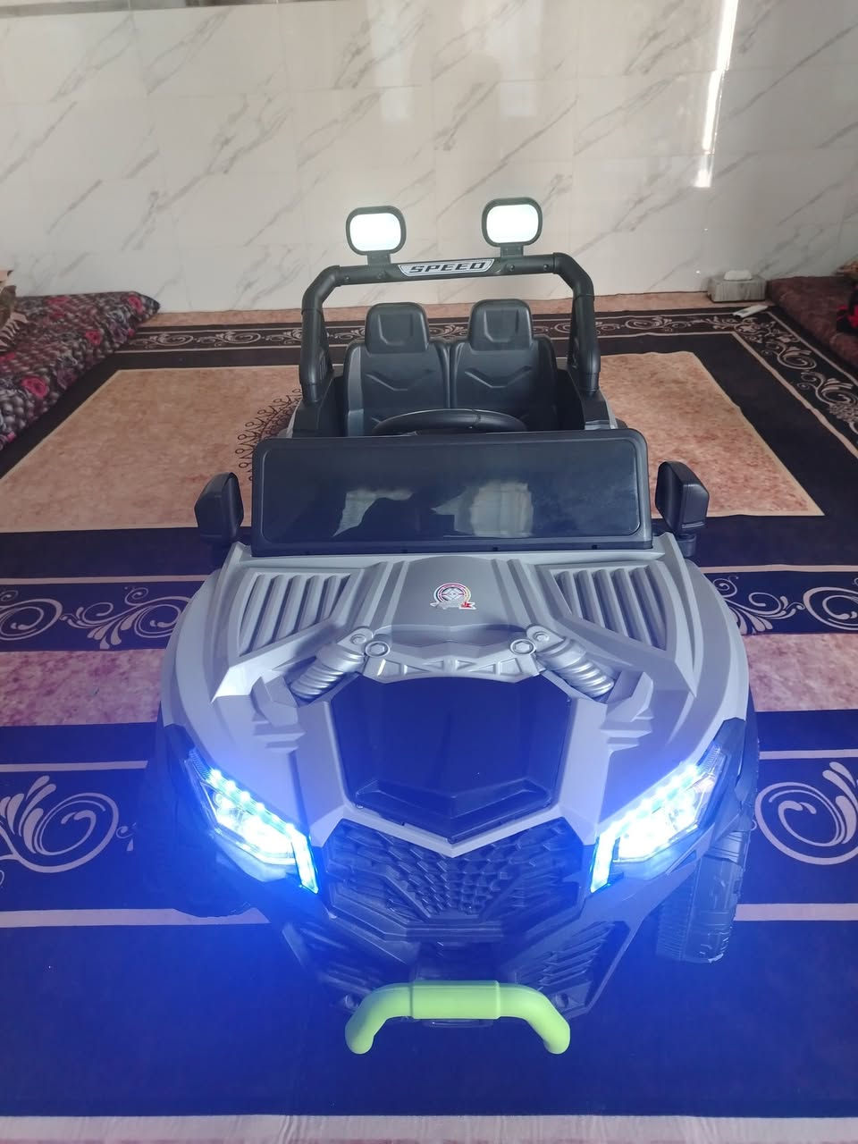 سيارة اطفال نظيفه استعمالهه  قليل، تشتغل على الريمونت وايضا بيهه تحكم ذاتي، للبيع ب120 ألف.

للاستفسار الاتصال على الرقم / ***********.
