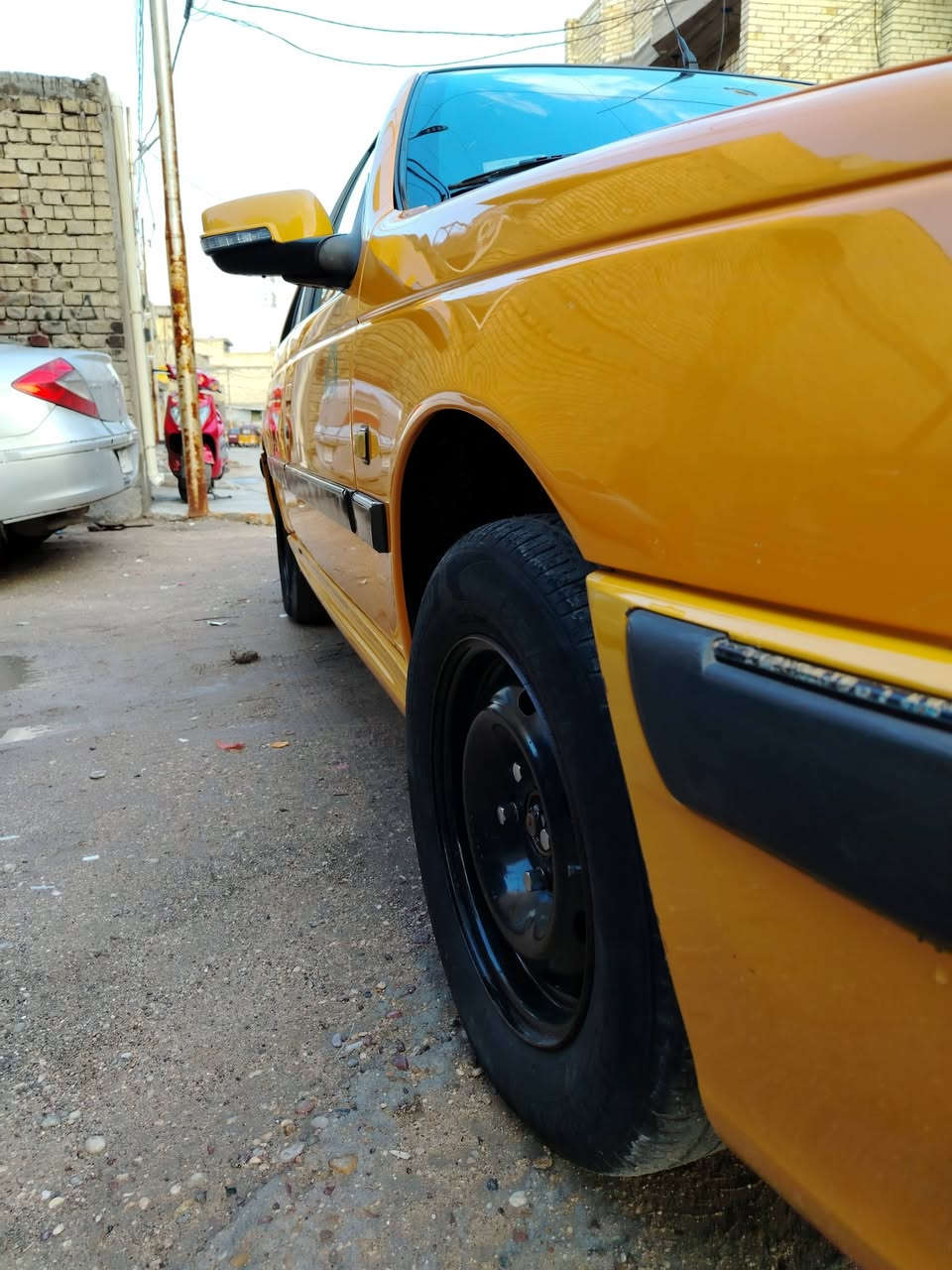 بيجو بارص موديل 18 كفاله عامه من الصبغ وتبديل بس بيه رصعات الموضحه بل صور الصدر نص عمر المحرك نضيف ولكير نضيف جاهزه مجهزه السعر النقد٦٠ وترهم قصد مقدمه٣٥ وكل شهر ٣وراق اصير ٧٥ واني خادم ***********
