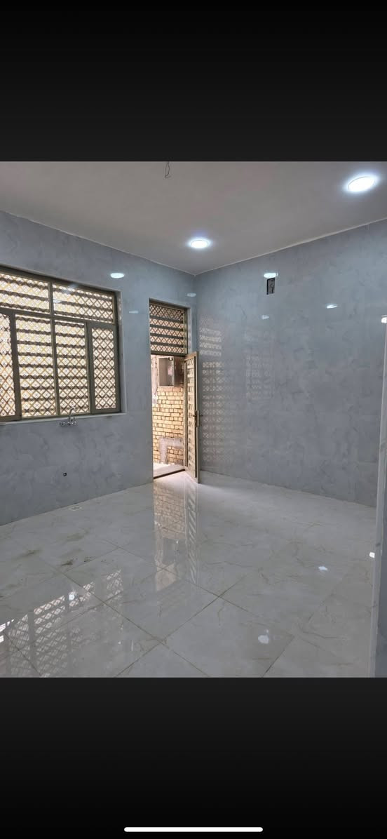 الدار للبيع المساحة 200 متر علة ساحة بناء حديث منطقة العابجية الستفسار على الرقم ‭٠٧٧٥ ٤١١ ٠١٢٦‬
