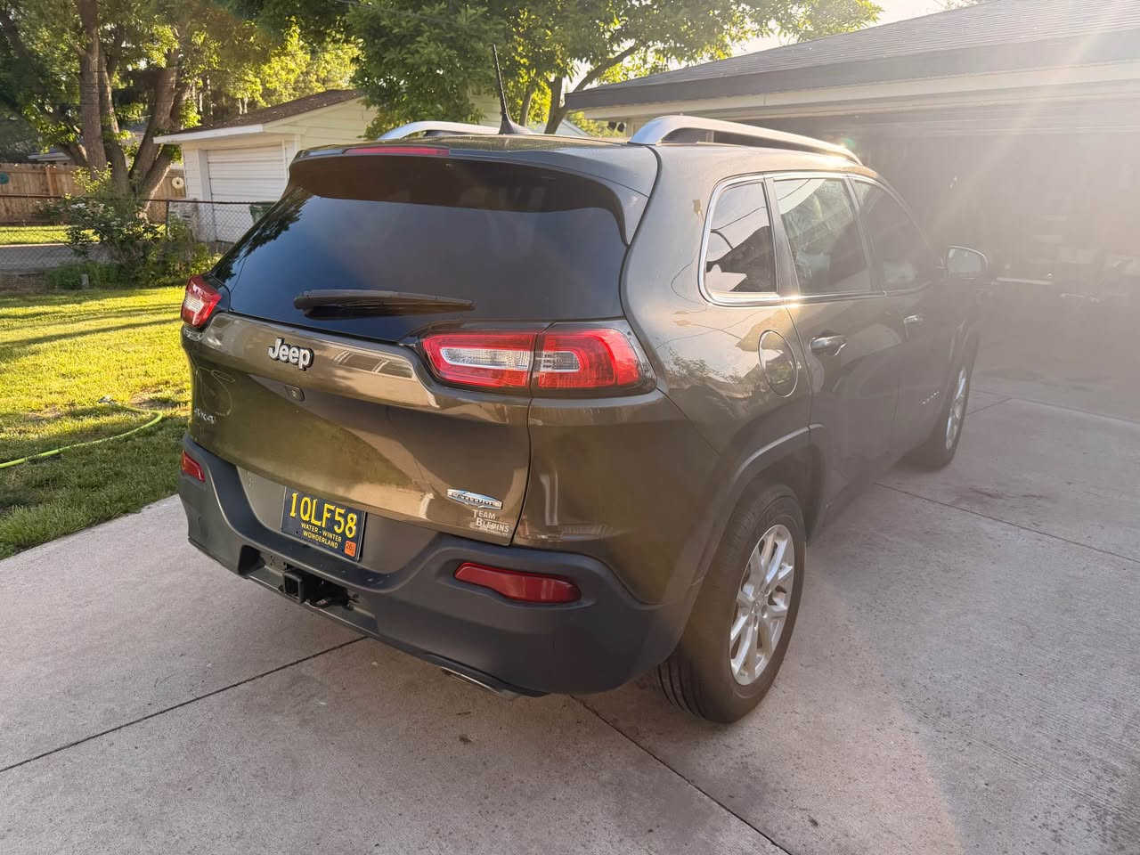 2016 Jeep Cherokee, 4 x 4, bag up ￼ camera, remote, star set tire new car is very clean drive smooth nice car rebuilt title Garden City, MI


**إذا كنت صاحب هذا الإعلان وتريد حذفه لأي سبب، رجاءا أرسل رسالة إلى الدعم الفني**