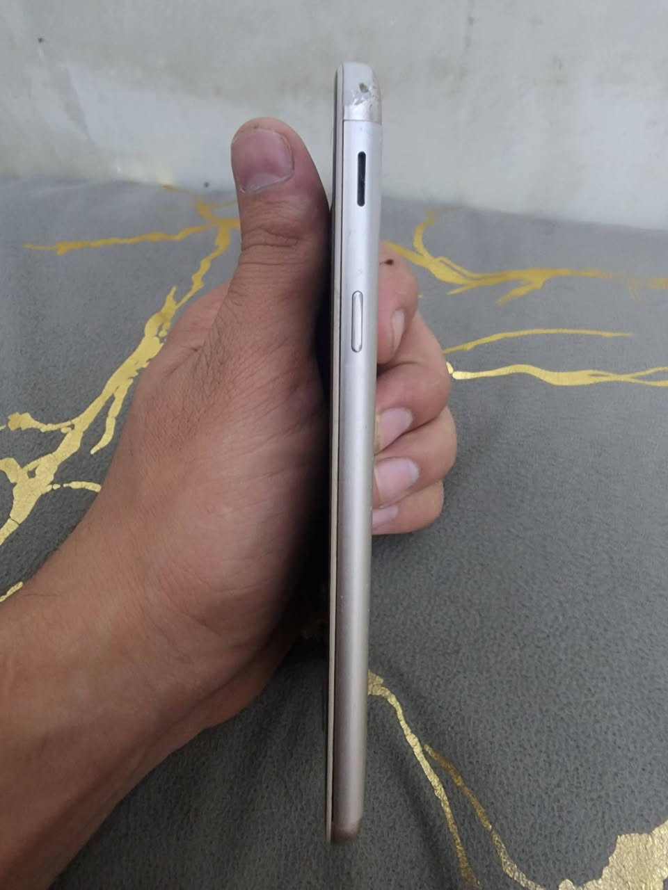 السلام عليكم هذه الجهاز للبيع J7 برايم شريحتين الجهاز اول ما نزل اشتريته وليهسه موجود للعلم حتئ كارتونته الاصليه موجوده بي بس شاشته مرات يصير بيهه خطوط بس ميأثر ع اللمس أبد سعره 35 مكاني بغداد الامين للعلم تكدر تبدل شاشته رخيصه ب 15 الف


**إذا كنت صاحب هذا الإعلان وتريد حذفه لأي سبب، رجاءا أرسل رسالة إلى الدعم الفني**