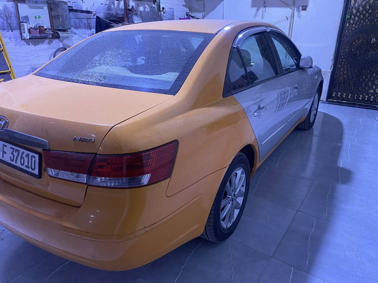 سلام عليكم سوناتا مديل 11سياره جاهزه من كلشي شاشه كامره تحكم كامل تخم تاير جديد سياره مانقصها شي جاهزه تبريد شغال مكينه وكير جددرقم بصره بسمي سياره خصوصي مو تكسي تحتاج بس صبق بابين وجاملقات ثنين مكاني بصره كرمت علي (رقم ***********
