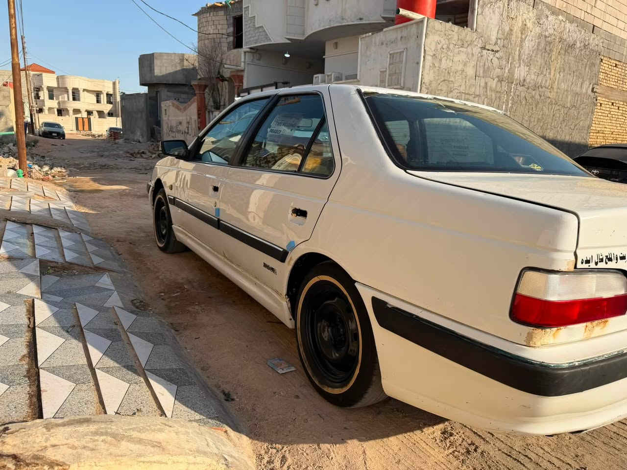 سلام عليكم ورحمه الله وبركاته
بيجو بارس ٢٠١٢ ابيضّ 
رقم بصره سنويه ٢٩ 
 جاهزه تبريد مكينه كير كهربائيات كلها شغاله السياره حلوه السعر ٣١ وبيها مجال بسيط مكانها البصره ***********
